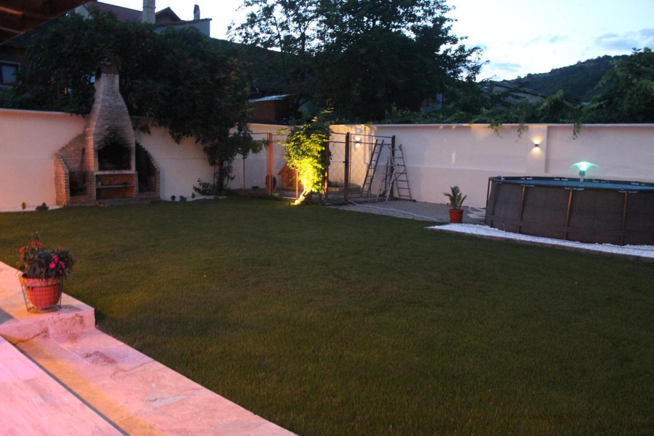 Pretty Garden Vila Orşova Exterior foto